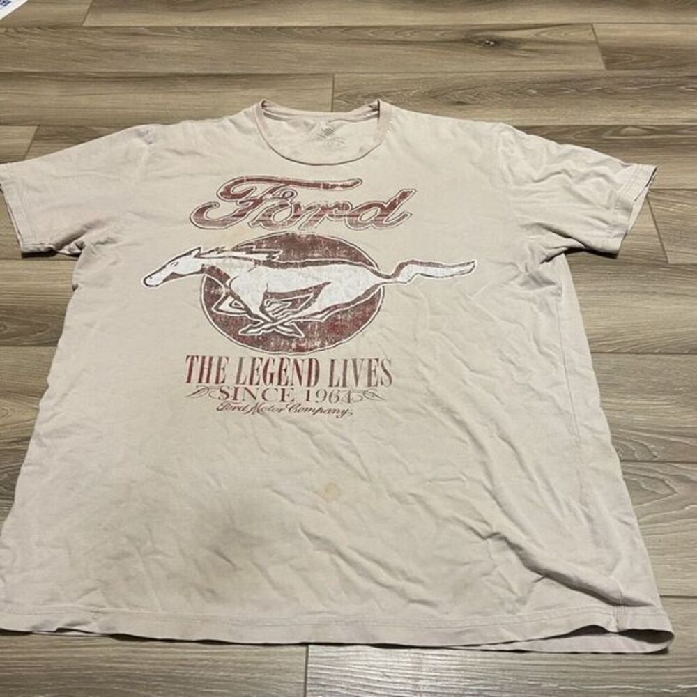 FORD MUSTANG T-Shirt MEN'S XL White Horse Logo Muscle Car Classic Retro Vtg Mens